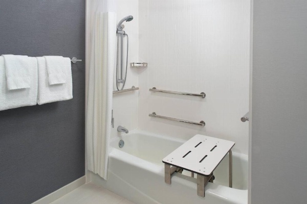 Courtyard by Marriott Raleigh Midtown image 13
