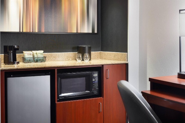 Courtyard by Marriott Raleigh Midtown image 6